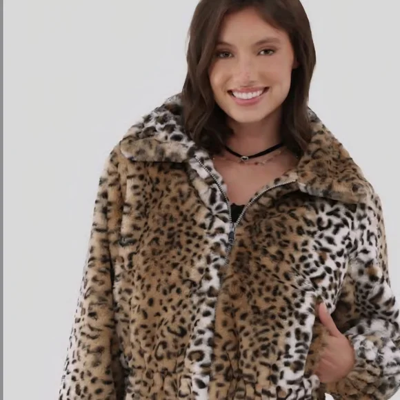 Chic Leopard Print Faux Fur Coat - Picture 3 of 12